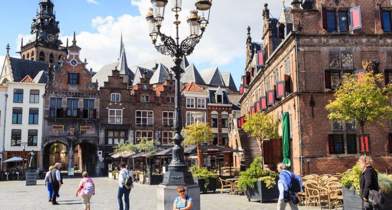 6P Vrijstaand Huis Met Royale Tuin En Hottub Ewijk Exterior foto
